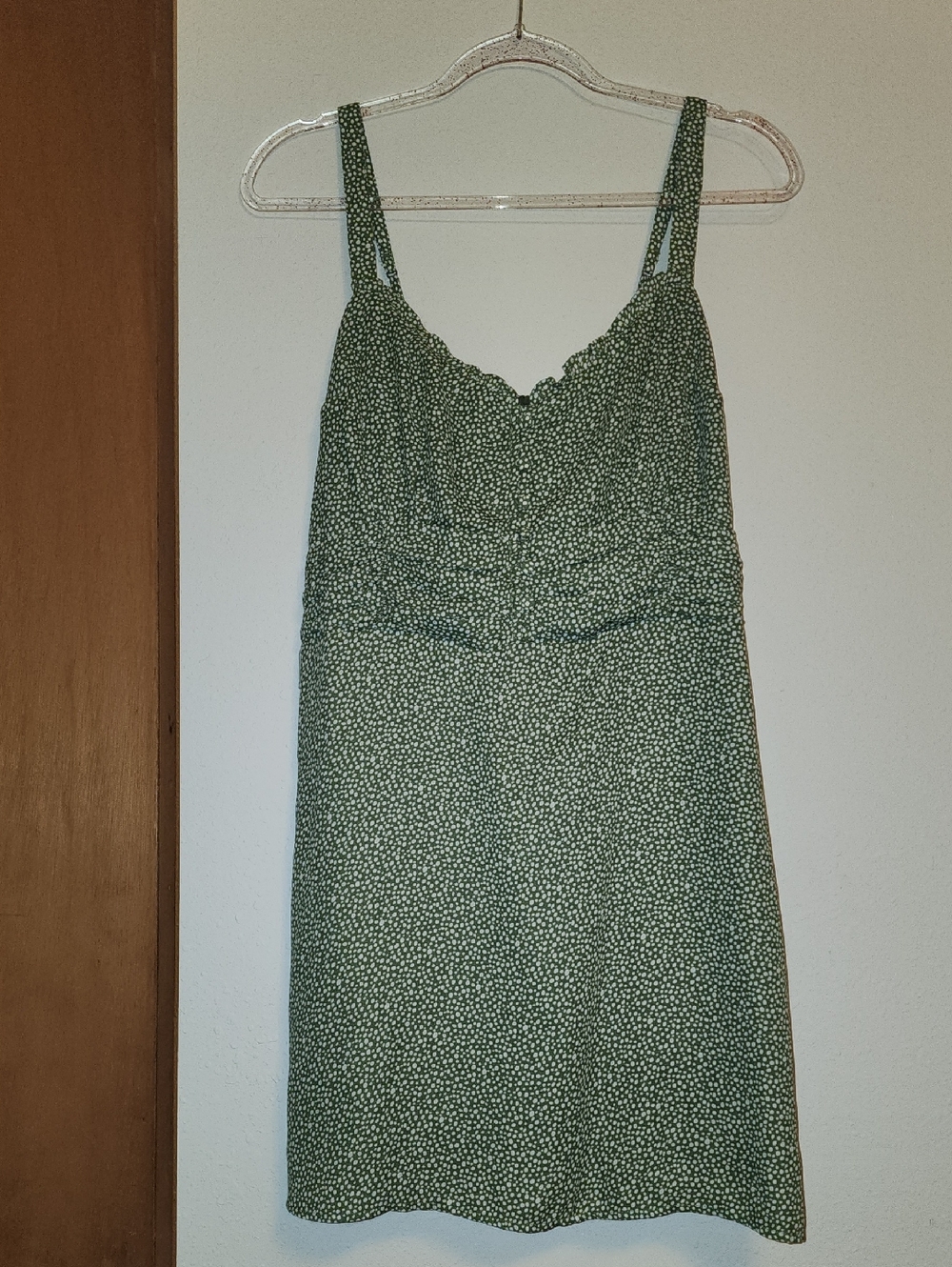 (NWT) Abercrombie & Fitch Green Mini Dress with Tiny White Floral Print